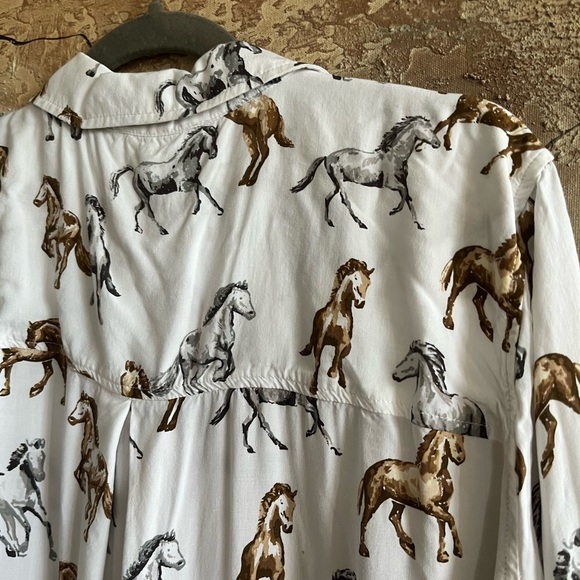 Jane + Delancey Horse-Print Button-down Blouse - Picture 8 of 10